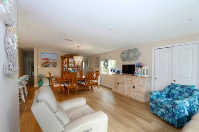 An immaculate and well-maintained 2-bedroom 2-bath manufactured - photo 11