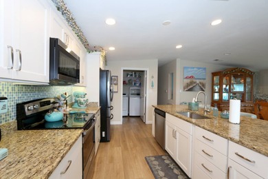An immaculate and well-maintained 2-bedroom 2-bath manufactured - photo 18