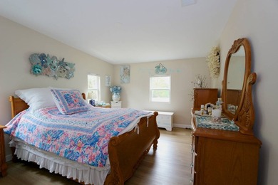 An immaculate and well-maintained 2-bedroom 2-bath manufactured - photo 32