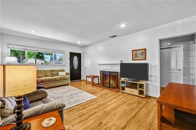Adorable, excellent condition 3 bedroom, 2 bath 1,251 detached - photo 3