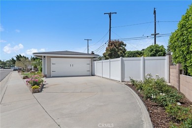 Welcome to 1837 N Studebaker Road, Long Beach - a beautifully - photo 37
