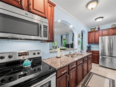 PRICE REDUCED. Executive Home on the #5 Fairway in Resort-Style - photo 37