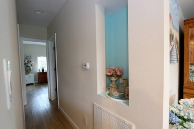 An immaculate and well-maintained 2-bedroom 2-bath manufactured - photo 40