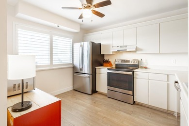 Welcome to this spacious and well-maintained 2-bedroom, 2-bath - photo 4
