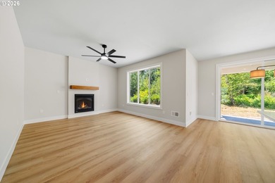 Beautiful new Traditional home backing to serene greenspace - photo 4
