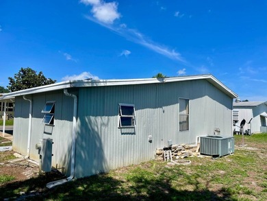 Swiss Village / Lot #326 / 2 Bedroom/2 Bath / 1,080 Sq. Ft. / - photo 4