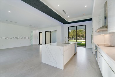 This extraordinary property offers a rare opportunity to enjoy - photo 15