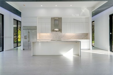 This extraordinary property offers a rare opportunity to enjoy - photo 17