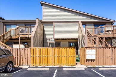 Entry-level 2-bedroom, 2-bathroom condo in sought-after Club - photo 1