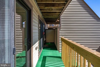 Entry-level 2-bedroom, 2-bathroom condo in sought-after Club - photo 6