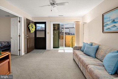 Entry-level 2-bedroom, 2-bathroom condo in sought-after Club - photo 9