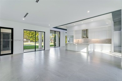 This extraordinary property offers a rare opportunity to enjoy - photo 32