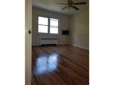 FOR SALE: MARINE PARK This home features a private driveway & - photo 4