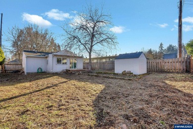 Cozy and move-in ready in the heart of West Salem! This inviting