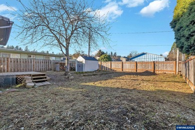 Cozy and move-in ready in the heart of West Salem! This inviting