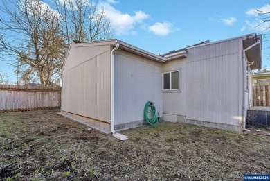 Cozy and move-in ready in the heart of West Salem! This inviting