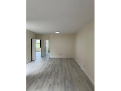 Sun-filled large newly renovated, real two bedroom apartment in - photo 3