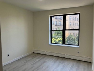 Sun-filled large newly renovated, real two bedroom apartment in - photo 4