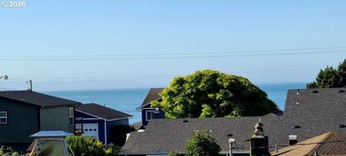 Completely renovated single-level coastal retreat with dual - photo 9