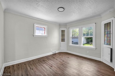 Don't miss this beautifully maintained Colonial-style home in - photo 11