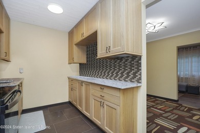Experience luxurious living in this beautifully renovated - photo 13