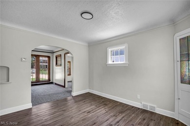 Don't miss this beautifully maintained Colonial-style home in - photo 14