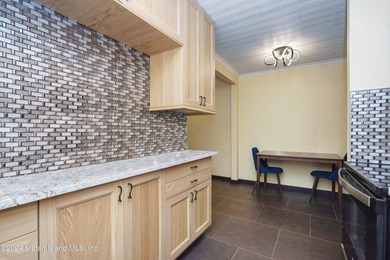 Experience luxurious living in this beautifully renovated - photo 14