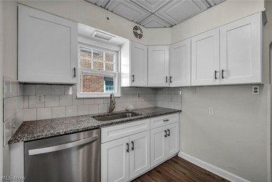 Don't miss this beautifully maintained Colonial-style home in - photo 17