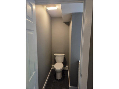 This inviting end-unit townhouse, part of the 12-unit Barclay - photo 18