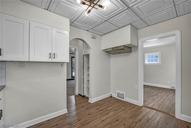 Don't miss this beautifully maintained Colonial-style home in - photo 22