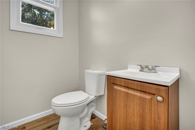 Don't miss this beautifully maintained Colonial-style home in - photo 23