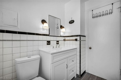 Don't miss this beautifully maintained Colonial-style home in - photo 25
