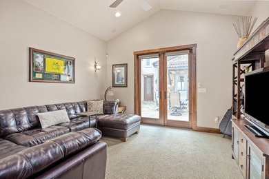 Immaculate garden home with large courtyard area, separate - photo 27