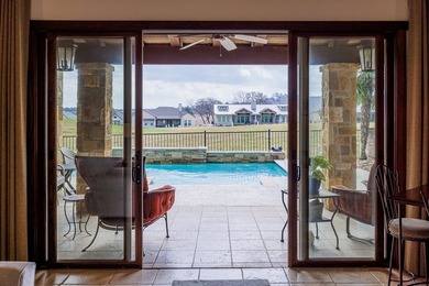 Immaculate garden home with large courtyard area, separate - photo 31