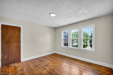 Don't miss this beautifully maintained Colonial-style home in - photo 31
