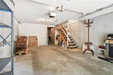 This inviting end-unit townhouse, part of the 12-unit Barclay - photo 32