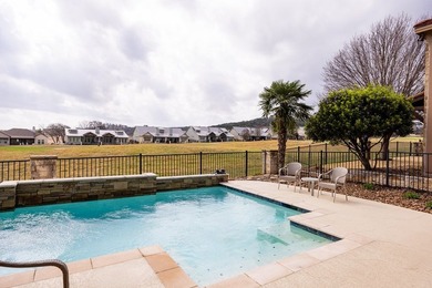 Immaculate garden home with large courtyard area, separate - photo 34