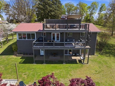 MAKE AN OFFER! Exceptional Douglas Lake Waterfront Retreat on 2 - photo 5