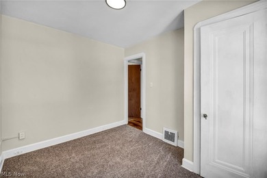Don't miss this beautifully maintained Colonial-style home in - photo 35