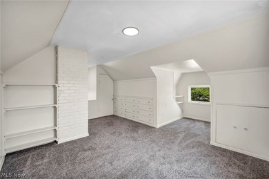 Don't miss this beautifully maintained Colonial-style home in - photo 37