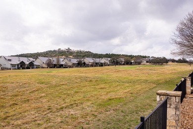 Immaculate garden home with large courtyard area, separate - photo 38