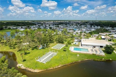 Extraordinary Triple-Wide 3BR/2BA Furnished Home in Premier 55+ - photo 42