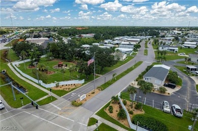 Extraordinary Triple-Wide 3BR/2BA Furnished Home in Premier 55+ - photo 43