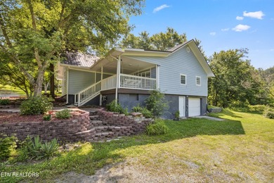 Exquisite Country Estate on 34.5 Acres. Escape to the - photo 4