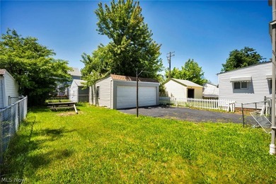 Don't miss this beautifully maintained Colonial-style home in - photo 44