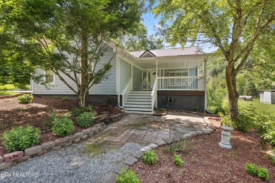 Exquisite Country Estate on 34.5 Acres. Escape to the - photo 5
