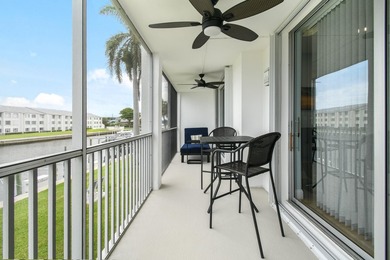 Wake up to panoramic water views from this beautifully - photo 8