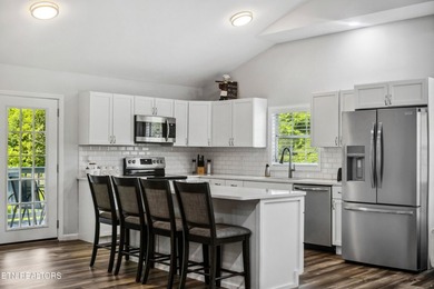 Exquisite Country Estate on 34.5 Acres. Escape to the - photo 10