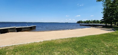 Welcome to your water-front haven situated on the shores of - photo 2