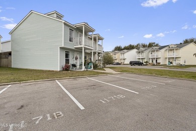 Turnkey  Townhouse | Gated Community | Walk to Beach Fully - photo 2